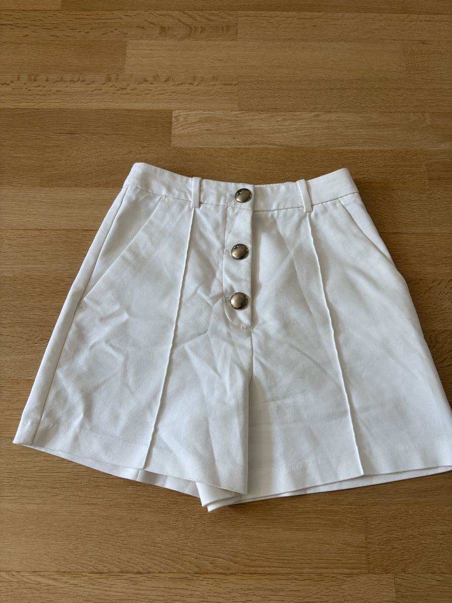 Zara Hosen: Zara weiße Short S – Gebraucht aus Fribourg von dafral