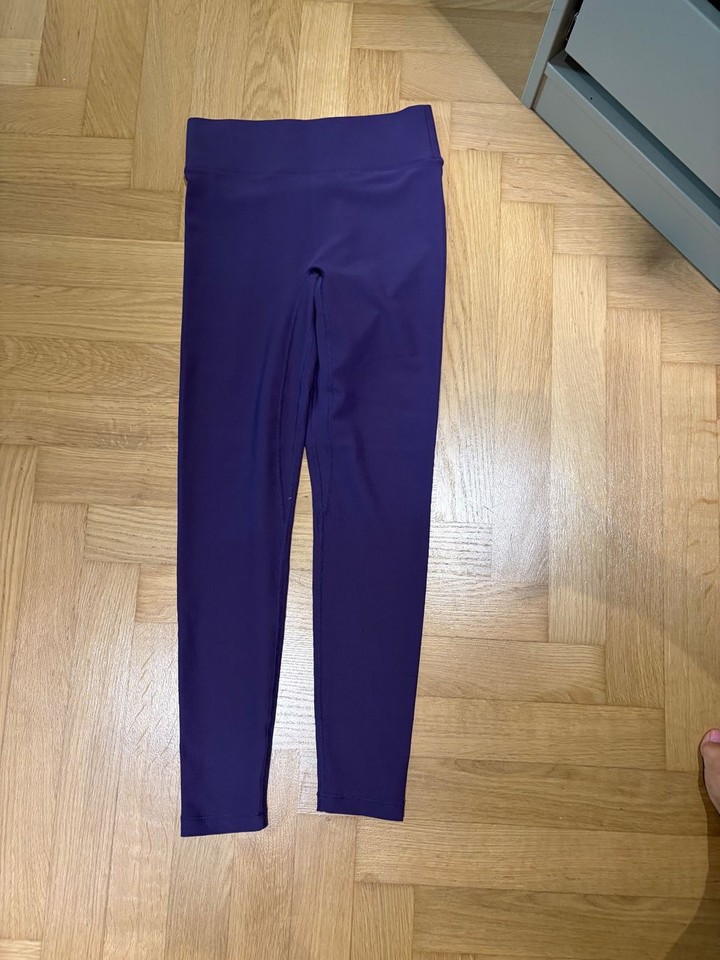 Leggings: BANDIER New legging lila size S – Neu und originalverpackt aus Zürich von mon_ht6w 1