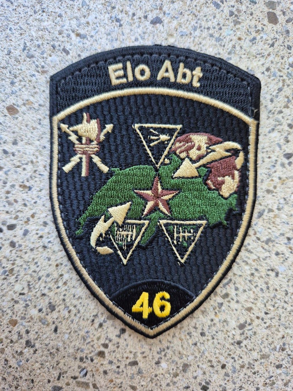 Schweizer Armee Placchette & Badge: *** Badge Elo Abt 46 mit klett *** – Nuovo e nell'imballaggio originale da Riedholz venduto da fr_sIruP