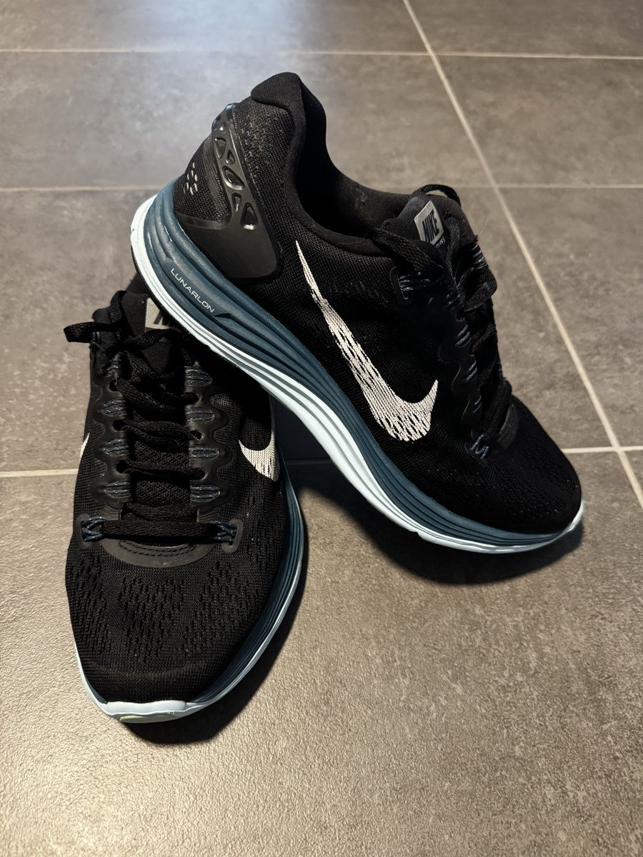 Nike Chaussures femmes: Nike Runningschuhe Damen – D'occasion à Konolfingen par jabe21 1
