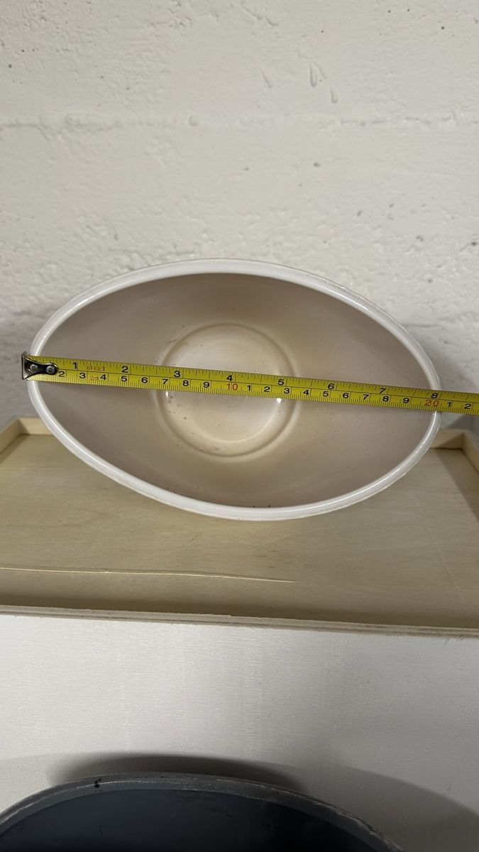 Blumentöpfe: Übertopf/Blumentopf weiss strukturiert (oval) – Gebraucht aus Oberengstringen von Derysh 2