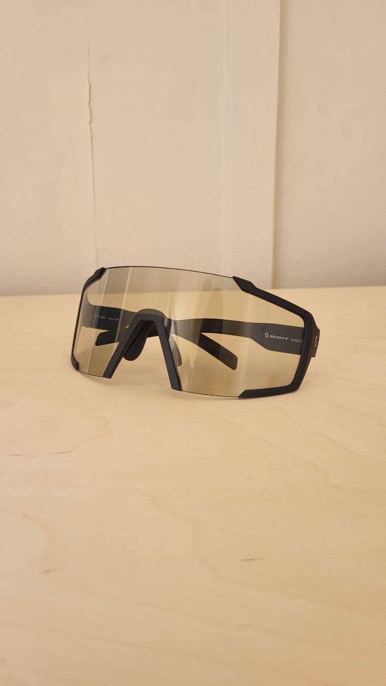Scott Occhiali & Lenti: Lunettes de soleil SCOTT – Usato da Auvernier venduto da Yncho 2