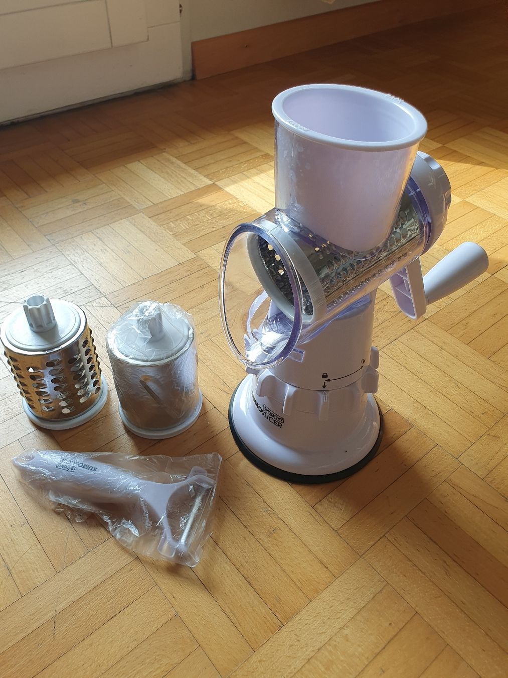 Livington Küchengeräte: livington Sumoslicer Raffel – Neu (gemäss Beschreibung) aus Luzern von carmona.