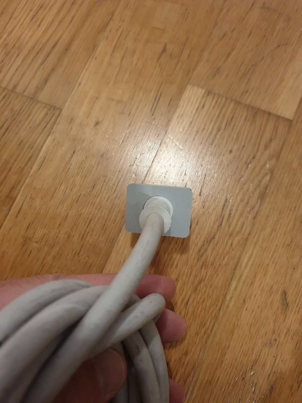 Kabel: Netzkabel-Adapter CH auf EU-Stecker, 3-polig,  grau 014 – Gebraucht aus Ittigen von Ziok187 2