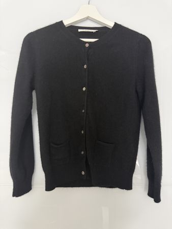 Strickjacke aus 100% Kaschmir in schwarz in der Gr. 38