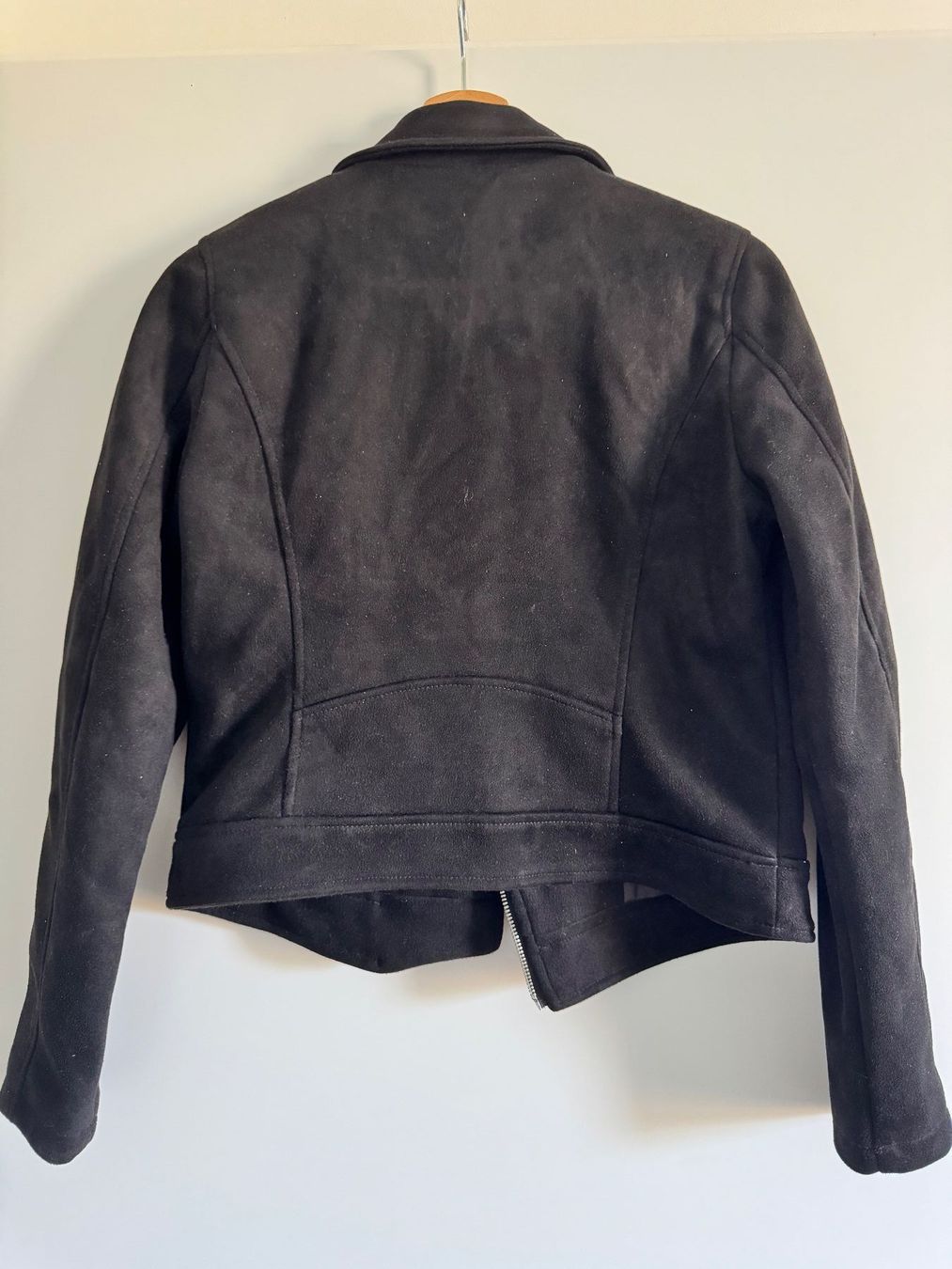 Giacche: Schwarze Even&Odd Kunstlederjacke – Usato da St. Gallen venduto da nikolasbong 1
