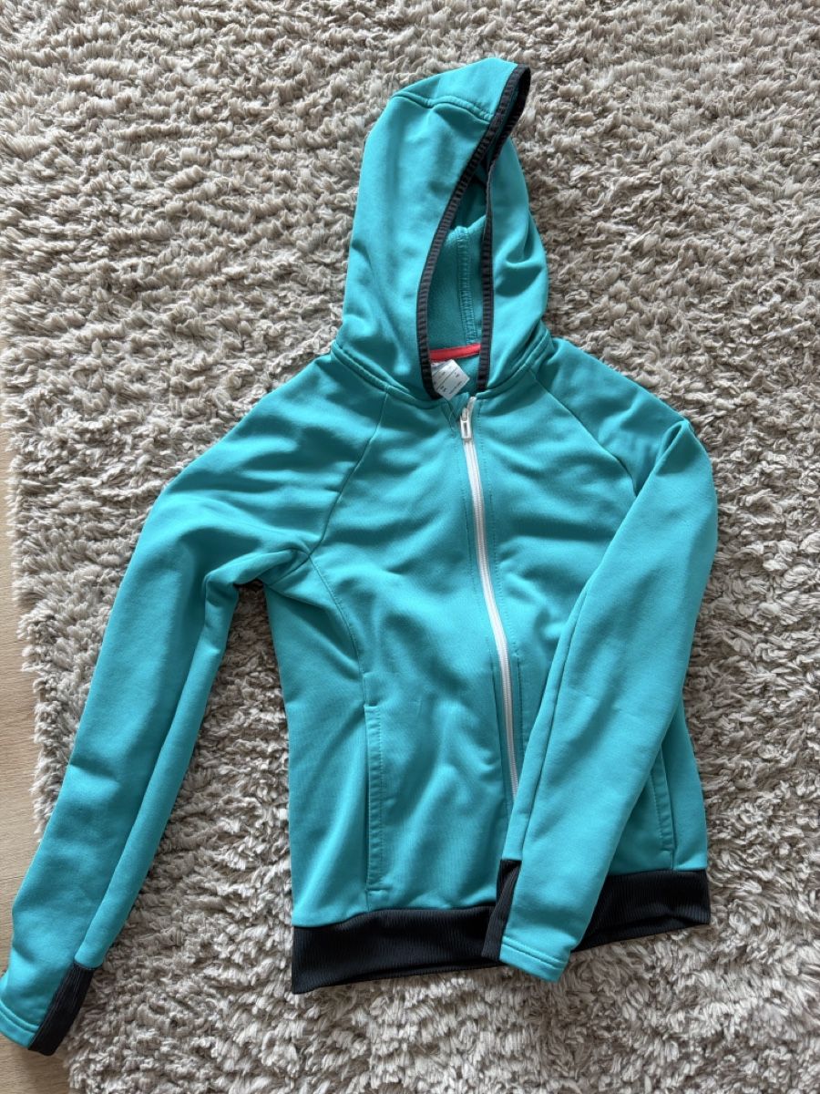 Adidas Vestes & Manteaux: Sportliche Trainerjacke Gr. 152 – D'occasion à Brütten par Mpatt