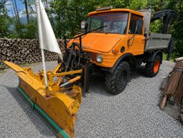 Unimog 421 3.5T mit Kran, Winde, Schnepflug, Schneefräse