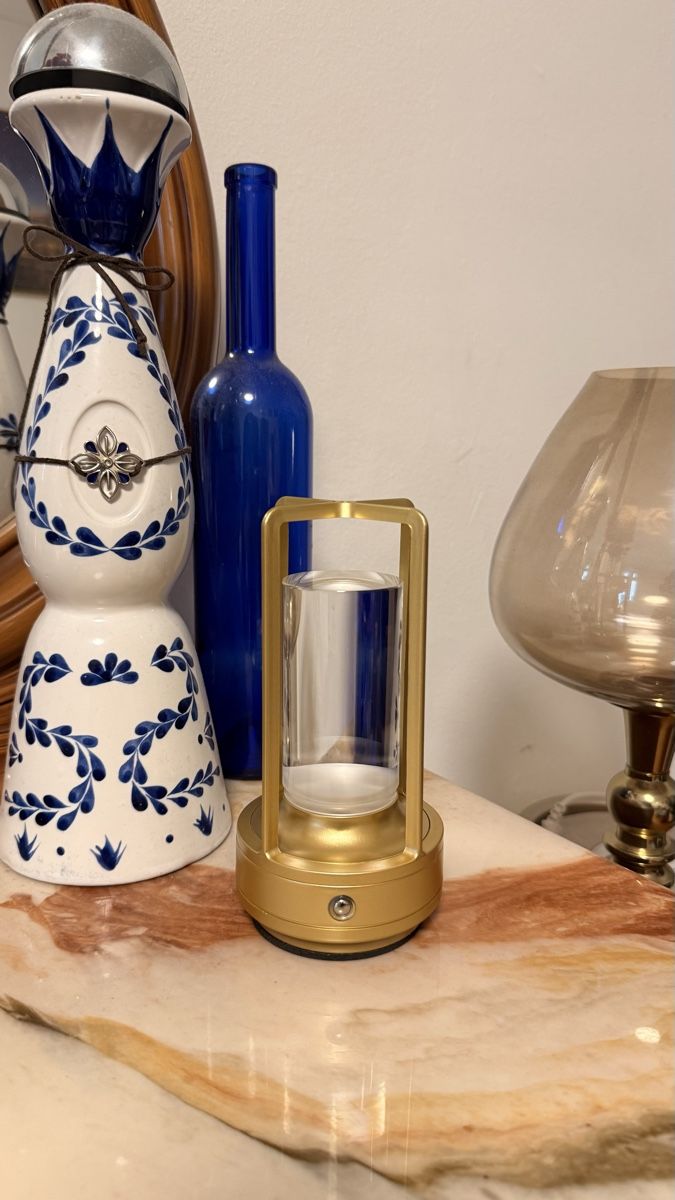 Lampade: Tischleuchte goldfarben mit Acrylglas – Nuovo (secondo la descrizione) da Zürich venduto da Julia_Ch 2