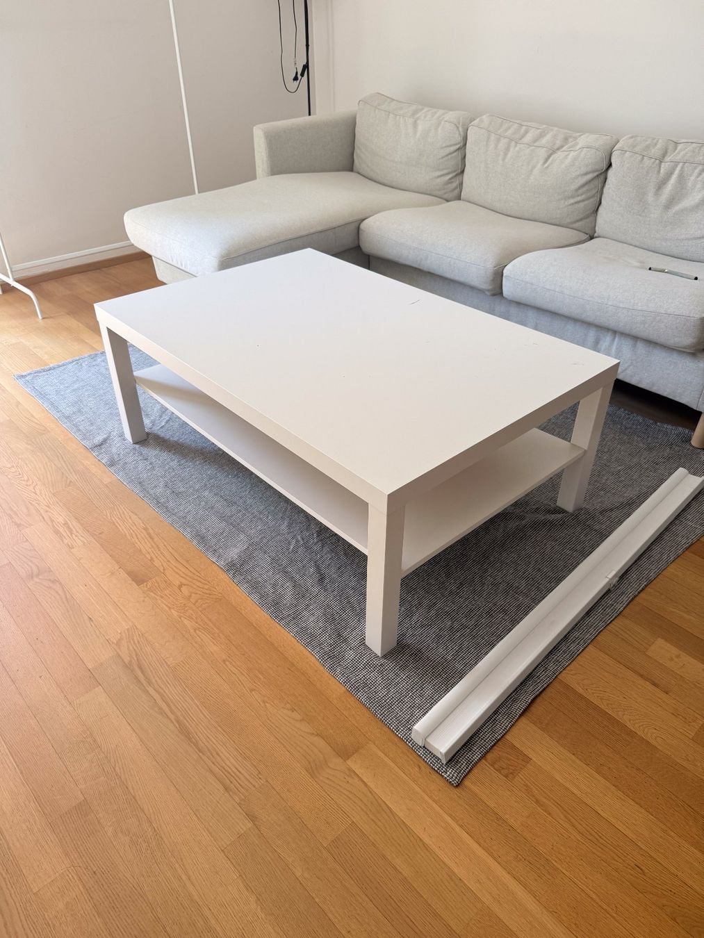 Tische: Alles muss raus: Couchtisch – Gebraucht aus Zürich von heysmokey 1
