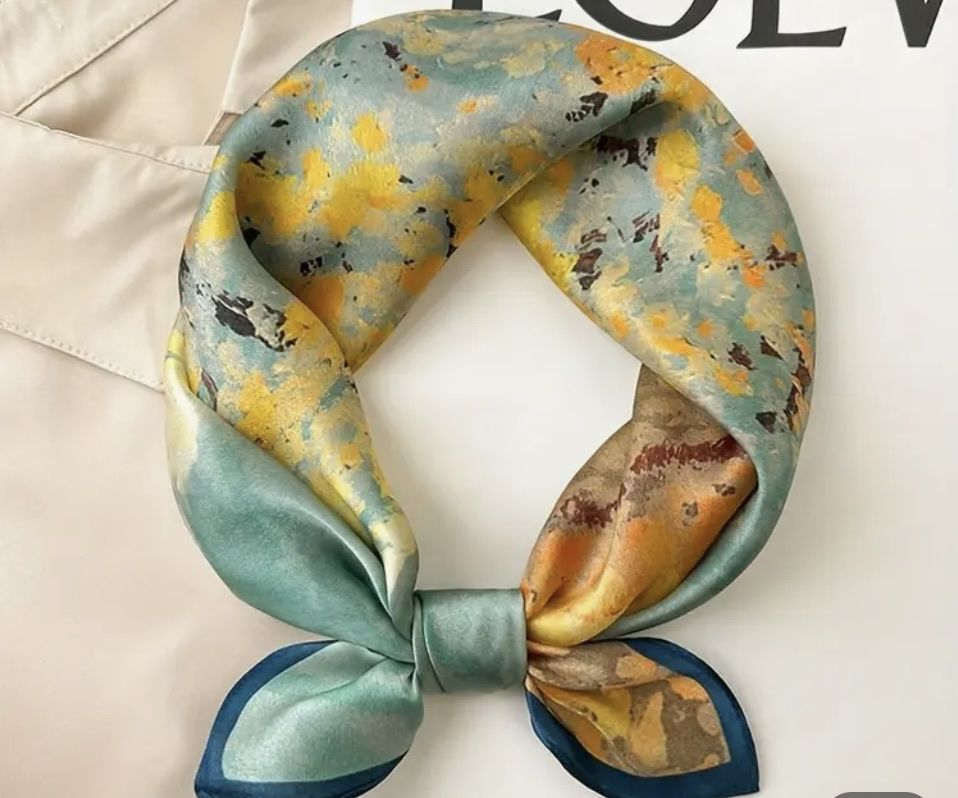 Foulards & écharpes: Square Scarf for Women. – Neuf avec emballage d'origine à Rapperswil SG par Gemstonebyyo