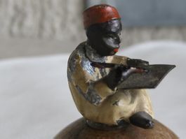Wiener Bronze, schreibender Araberjunge