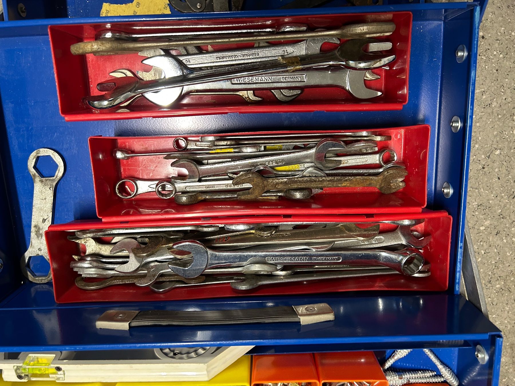 Alle Werkzeuge: Sortimo, blau Werkzeugkasten mit Schlüssel – Gebraucht aus Birr von antigo1 2