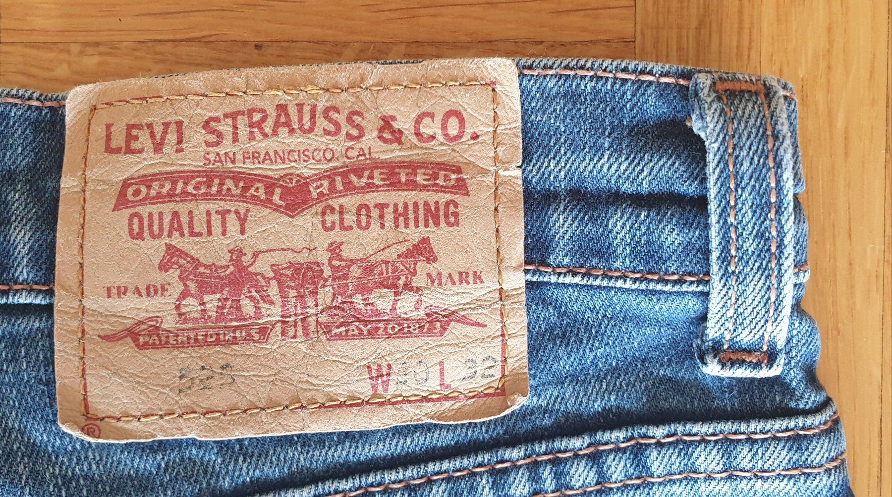 Levi's Jeans: Levi's 525 w30 l32 – Usato da Neuchâtel venduto da ruedelacote 3