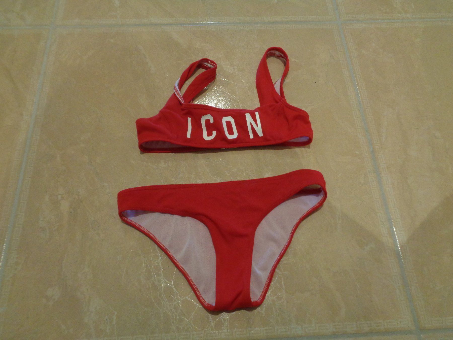 Costumi da bagno & Bikini: Dsquared2 NWT Bikini, 7J 122 (8J) – Nuovo (secondo la descrizione) da Klingnau venduto da Markus14