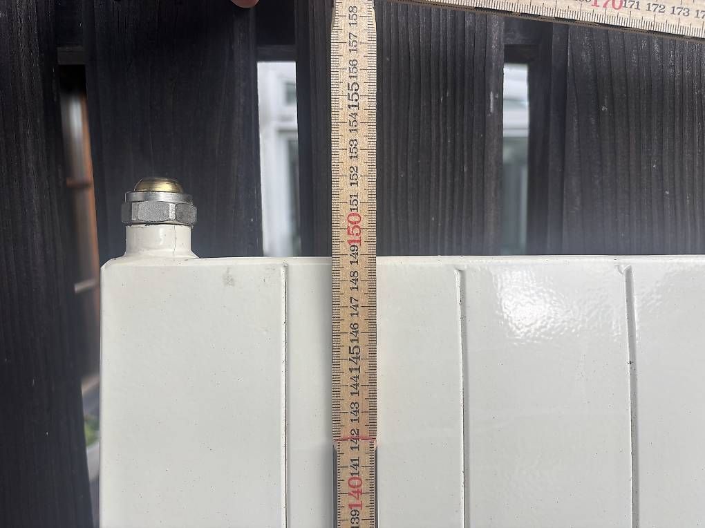 Heizgeräte: Flächenheizkörper weiss 3 Stk. – Gebraucht aus Müntschemier von QE66 4