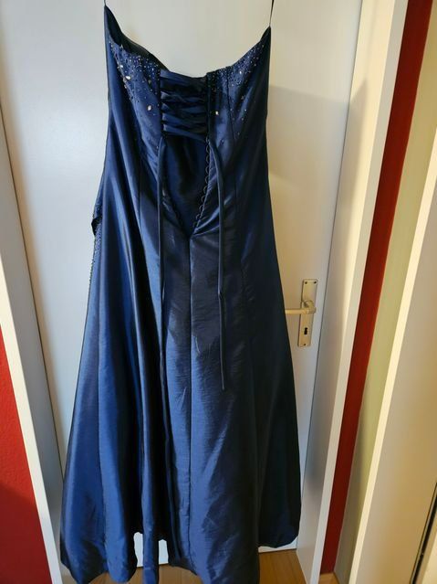 Kleider: Blaues Festtags Kleid – Gebraucht aus Hinwil von reg_sp8s 2
