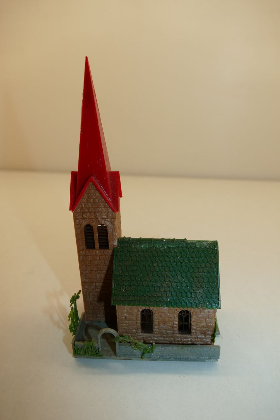 Faller Modellini di ferrovie: Faller N: Dorfkirche – Usato da Niederhasli venduto da rail-duerst 1