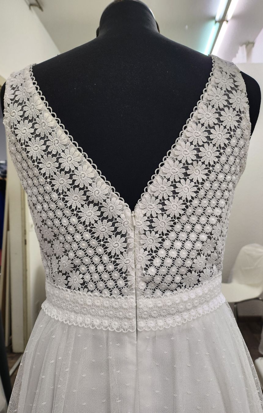 Vestiti: Brautkleid Ivory – Nuovo (secondo la descrizione) da Uster venduto da VMT. 4