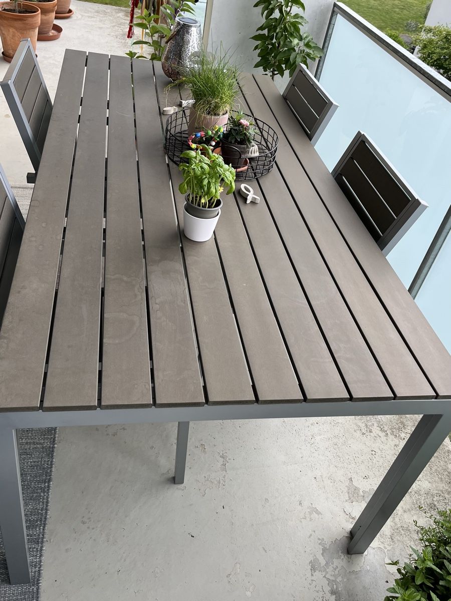 Tavoli: Gartentisch mit 8 Stühlen 200x100cm  – Usato da Langenthal venduto da Racecanyon