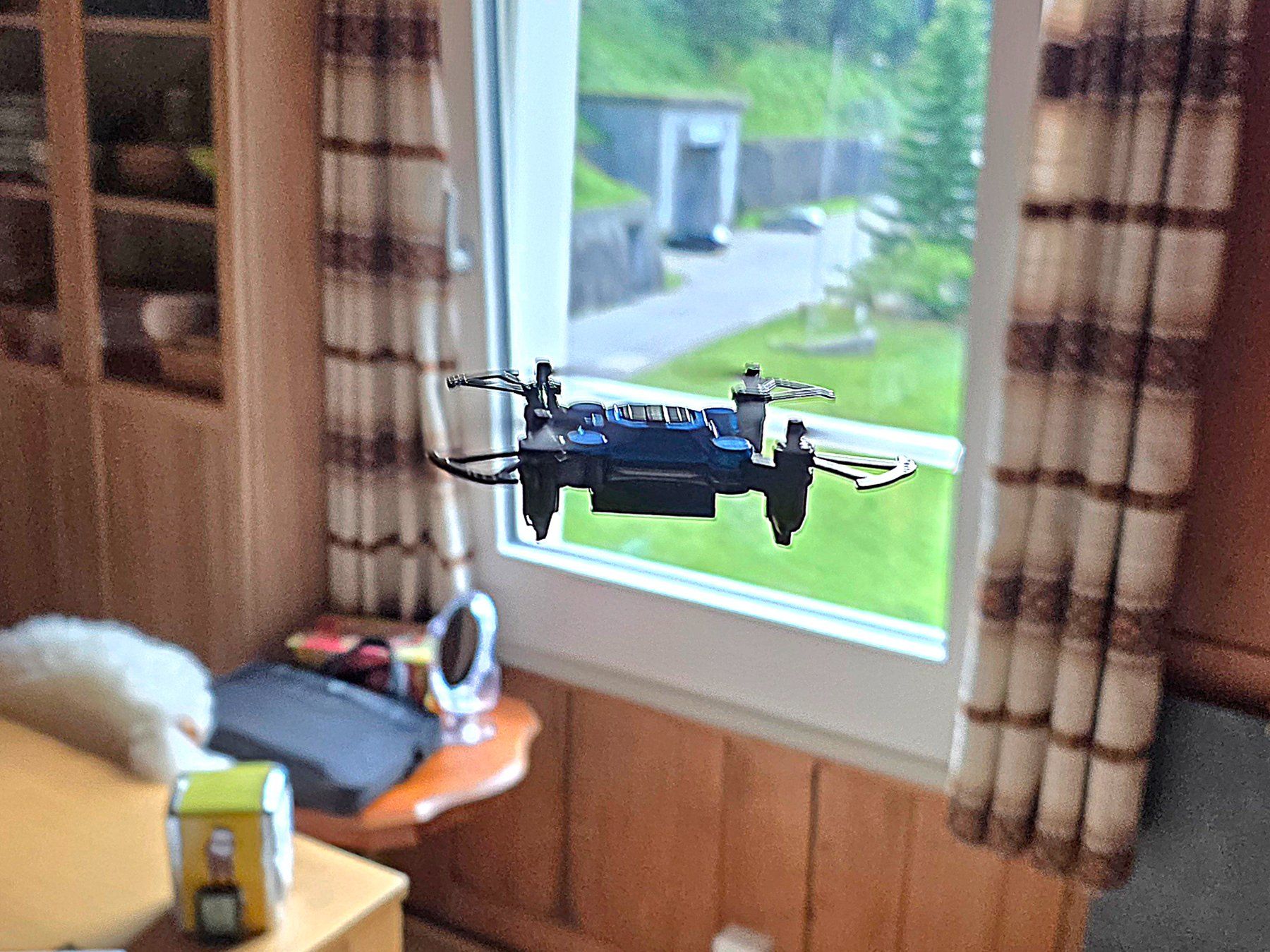 Giocattoli: Micro Mini Drohne AnyRC mit Steuerung und Licht – Usato da dietikon venduto da Pfann1 1