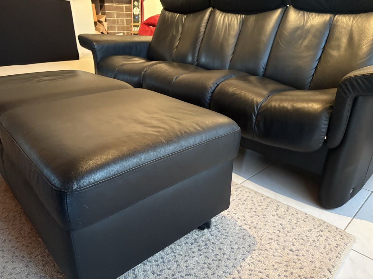 Divani: 3er Ledersofa mit Couchtisch – Nuovo (secondo la descrizione) da Zeihen venduto da My5tery 5