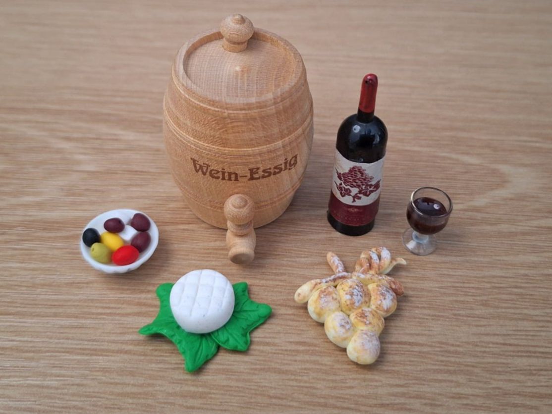 Puppenhäuser & -möbel: Bodo Hennig Weinfass mit Handgemachtem – Gebraucht aus Zürich von HandmadeTinyFood