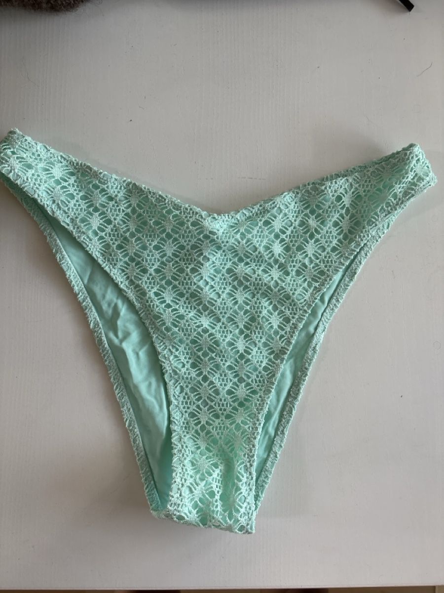 Badekleider & Bikinis: Brandneues Berlook Bikini Grösse M – Neu (gemäss Beschreibung) aus Winterthur von Stupu7hs 1