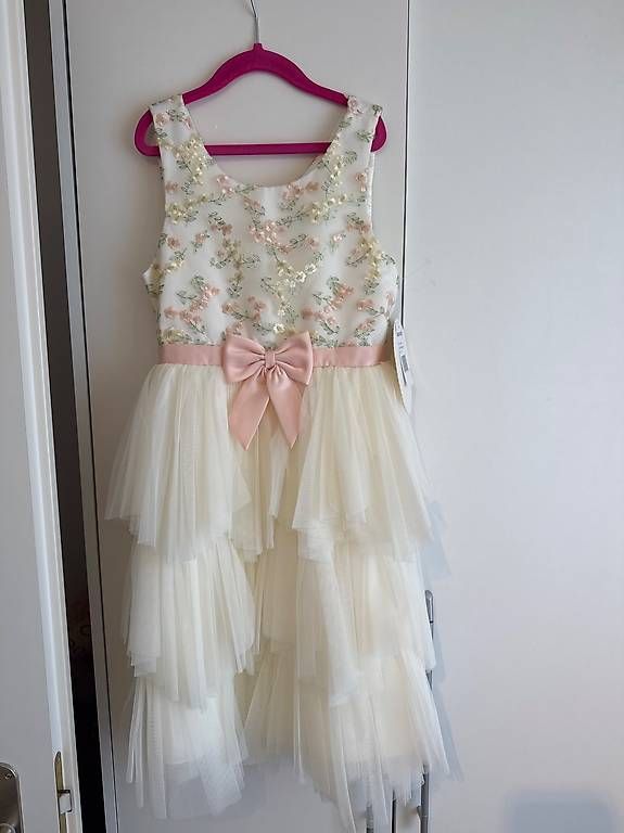 Robes et jupes: Mädchen Kleid  – Neuf avec emballage d'origine à Emmenbrücke par IrJaDo90