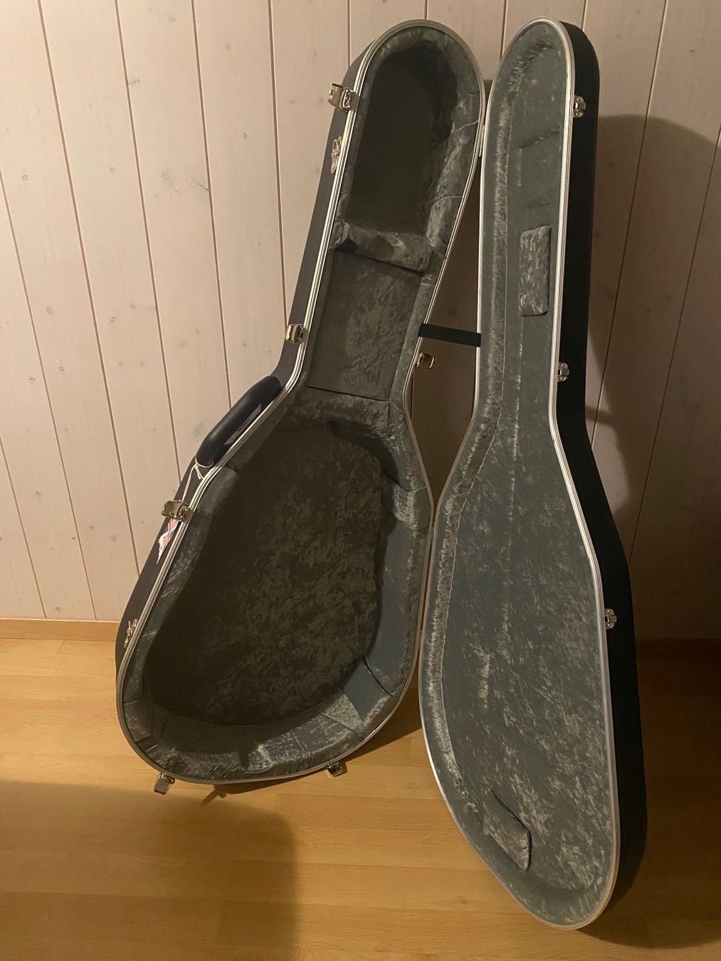 Strumenti musicali: Hiscox GJ Gitarrencase – Nuovo (secondo la descrizione) da Beckenried venduto da and_b729 3