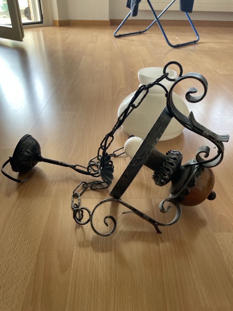 Lampes: Schmideiserne alte Restaurantleuchte – D'occasion à Möhlin par SSC81