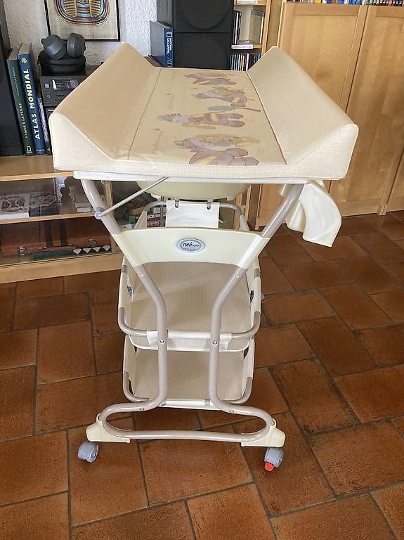 Wickeltisch & Zubehör: Commode à langer avec baignoire  – Gebraucht aus Lutry von dom_nps7 1