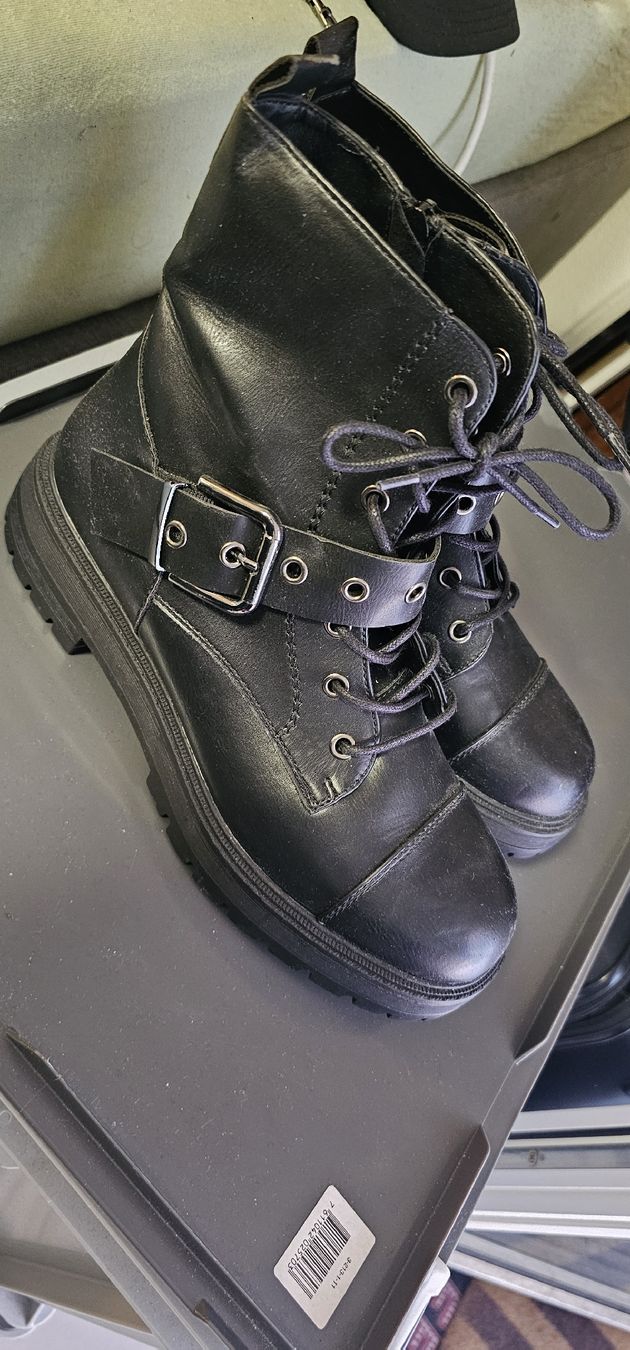 Scarpe da donna: neue Catwalk Stiefelette Gr.41 / Gothic - Punk Style – Nuovo (secondo la descrizione) da Zürich venduto da Daniela51 1