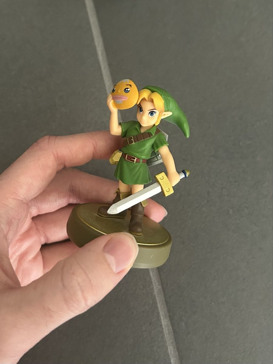 Nintendo Statuette: Legend of Zelda Amiibos – Usato da Unterkulm venduto da soldbyvin 1