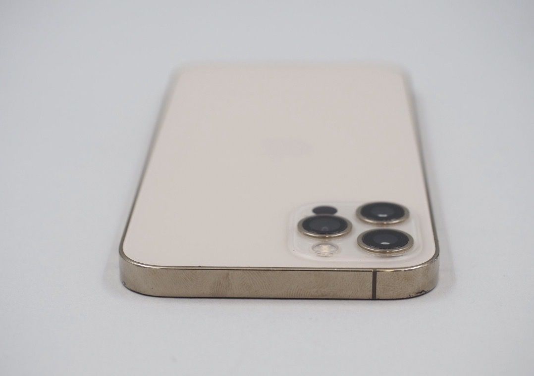 Apple Telefoni cellulari / Smartphones: Iphone 12pro 256GB Gold – Usato da Luzern venduto da M.Ai 3
