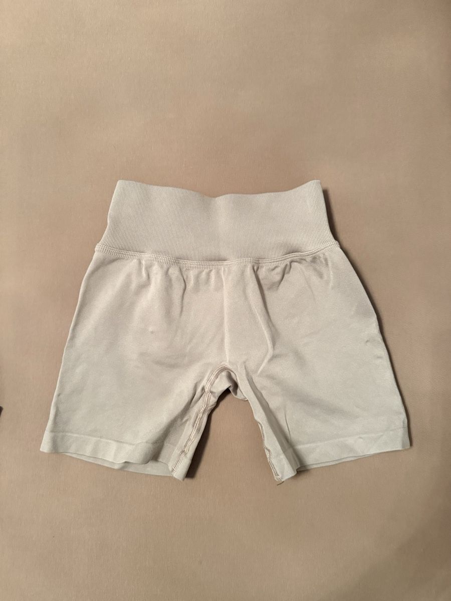 Teveo Pantalons: Teveo Shorts Grösse S Beige – Neuf (Voir description) à Staufen par GiuliettaD 1