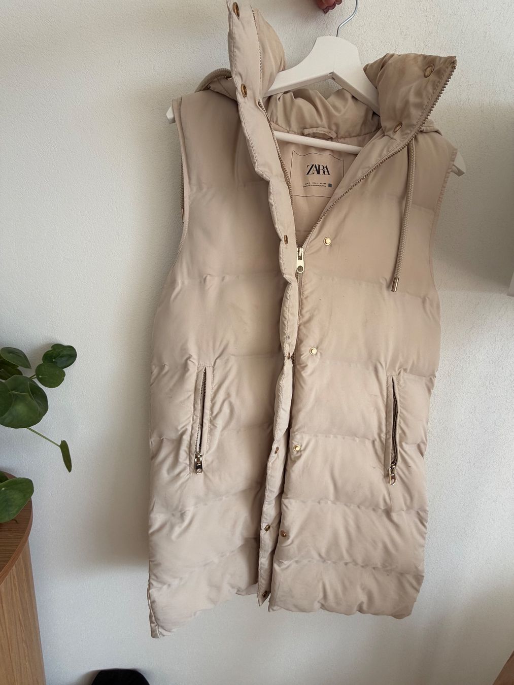 Zara Gilets & Westen: Beige Zara Weste – Gebraucht aus Münchenbuchsee von rimoa10