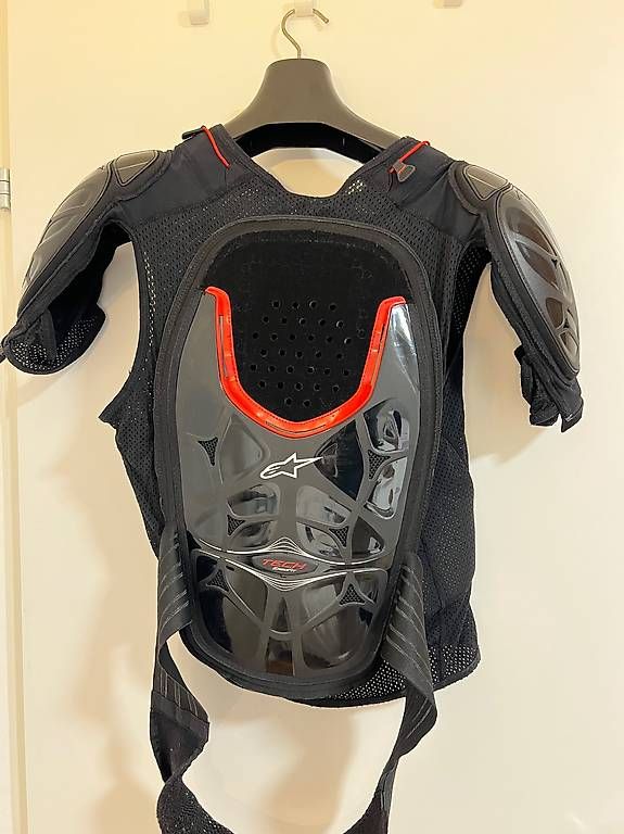 Alpinestars Protezioni & Imbottiture: Alpinestars Tech 3 jacket protector. Taglia M – Usato da Zürich venduto da Avanin 4