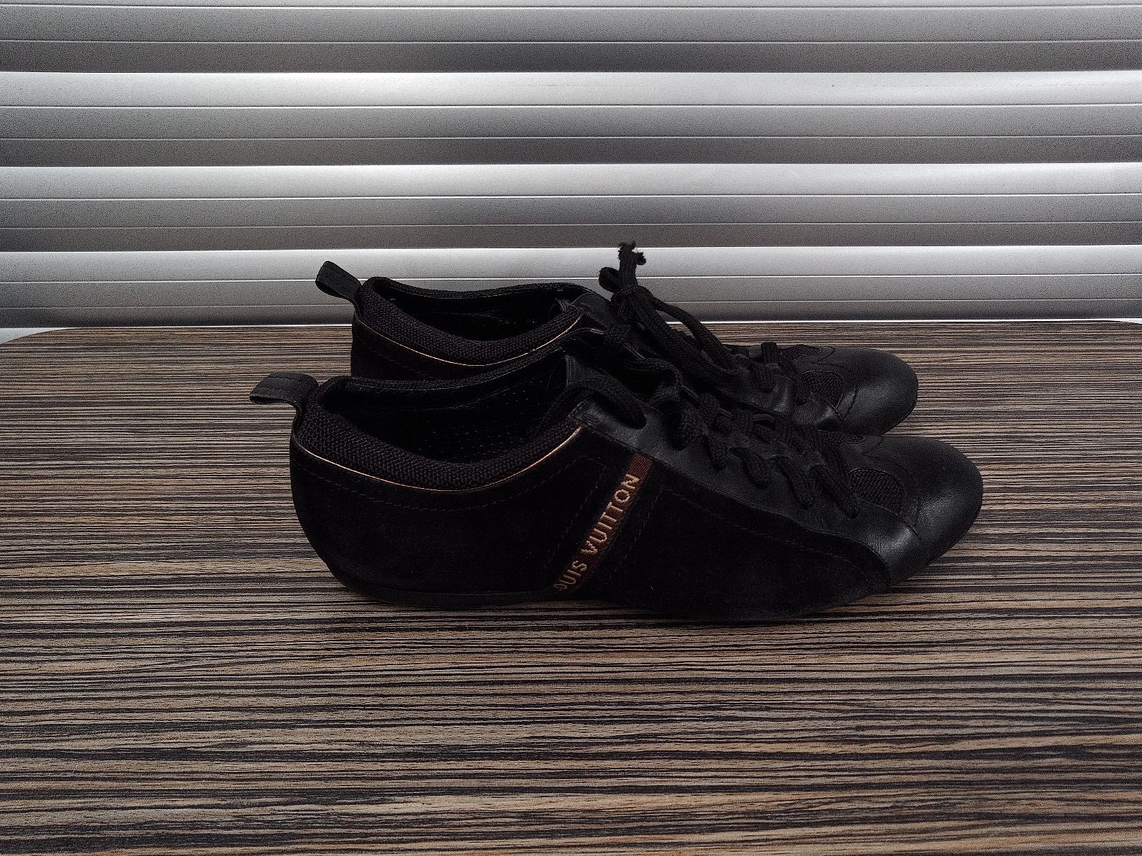 Louis Vuitton Chaussures femmes: Louis Vuitton Sneaker Gr. 40,5 – D'occasion à Reiden par Zofi-Brocki