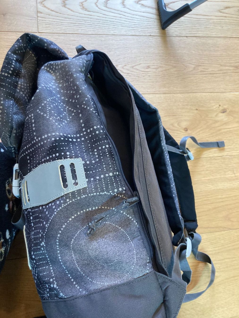 Burton Zaini: BURTON Rucksack ca 30L – Usato da Wichtrach venduto da Aramis3628 2