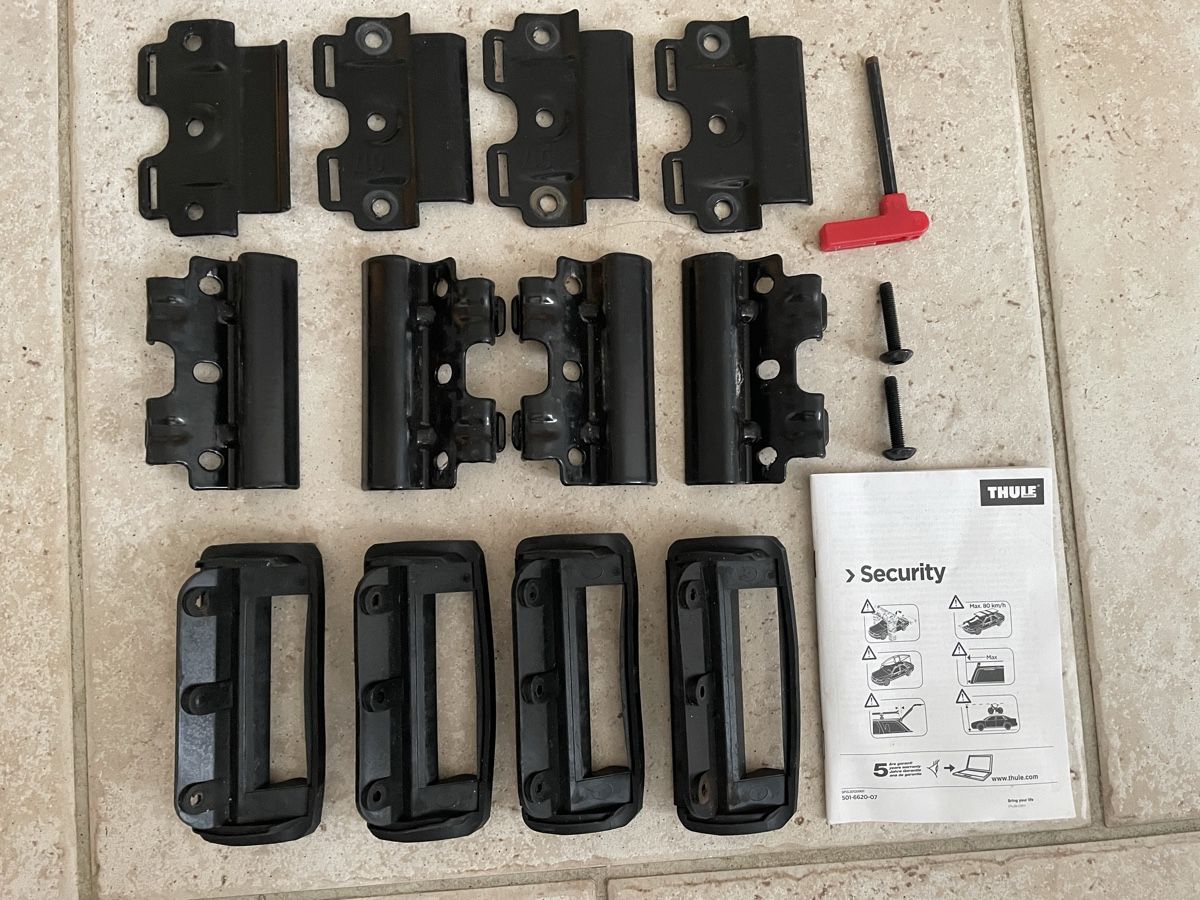 Quincaillerie: Thule Dachträger Beschläge BMW X1 – D'occasion à Muhen par marc1995 1