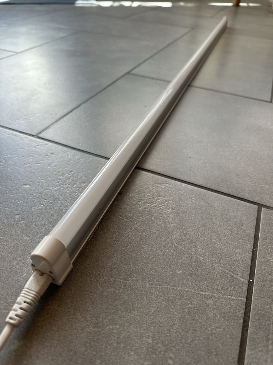 Lampade: LED Lampe warmweiss 120cm – Nuovo (secondo la descrizione) da Wolfhalden venduto da Saemy77
