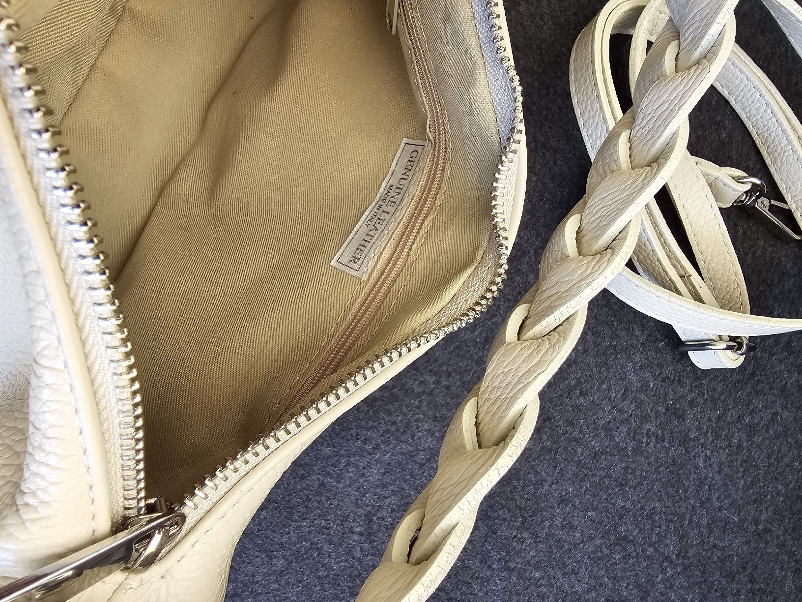 Sacs femmes: kleine Umhängetasche – D'occasion à Altdorf UR par Saba_1688 4
