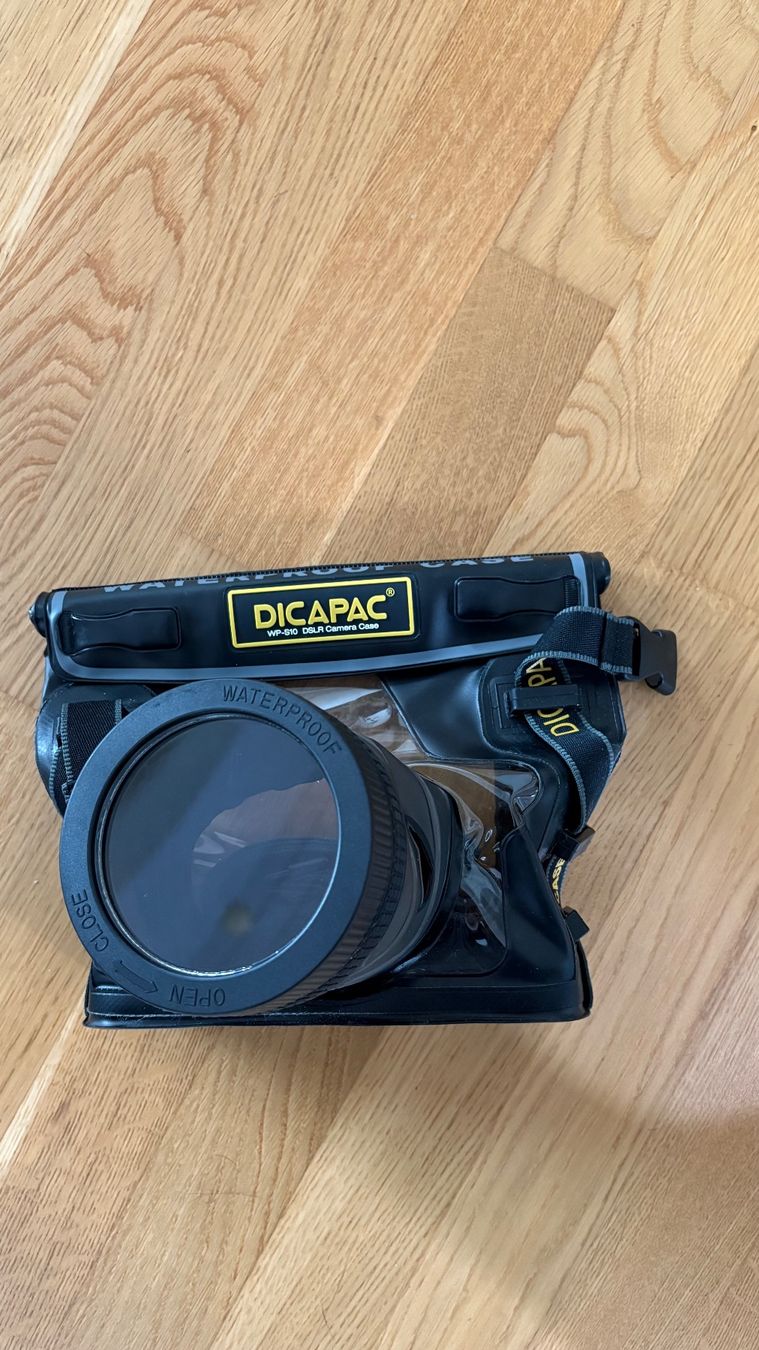 Lampade & Macchine fotografiche: Wasserdichte DSLR-Kameratasche mit Objektiv – Usato da Uster venduto da runnerbaby