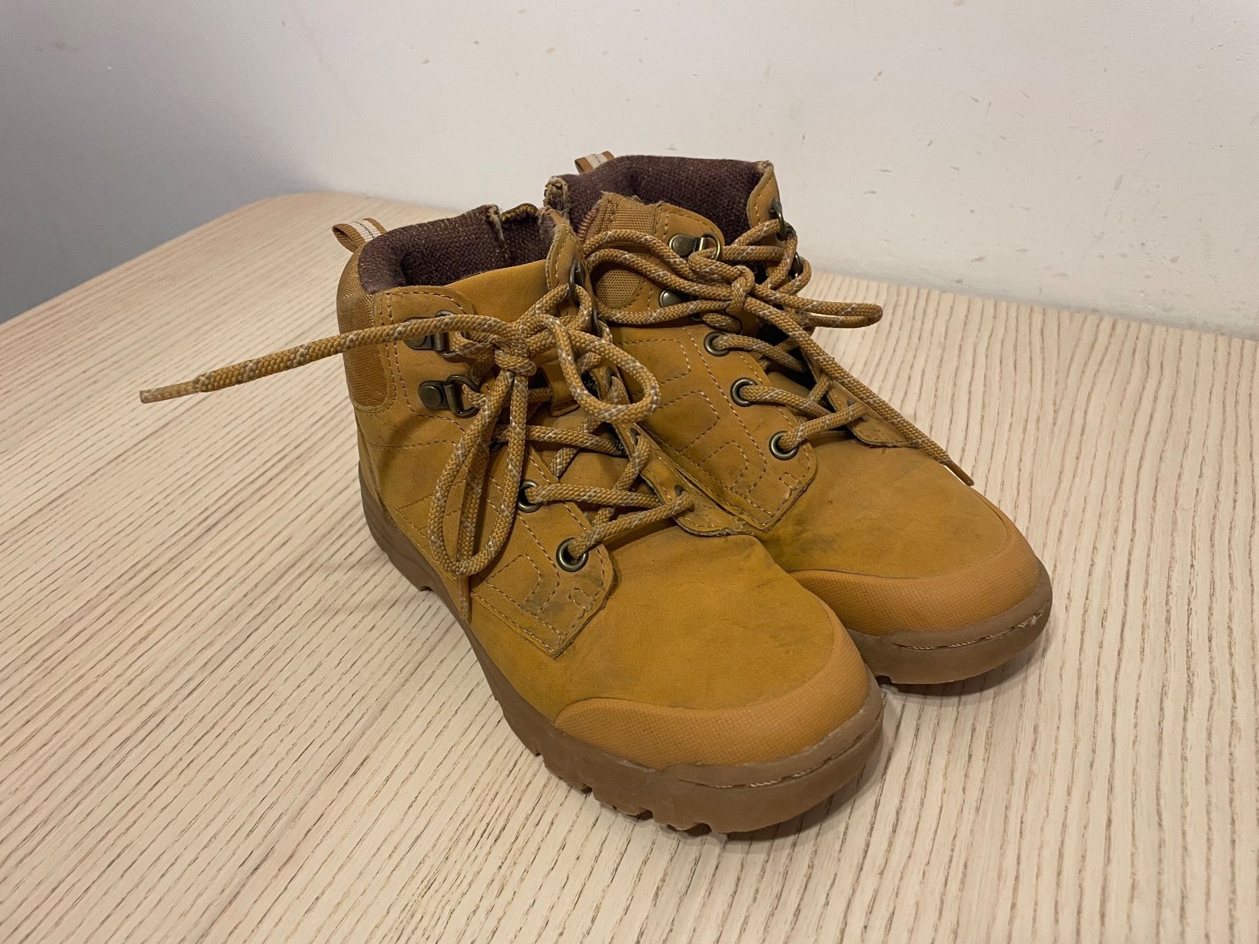 Zara Scarpe per ragazzi: Herbstschuh für Kinder – Usato da Wiesendangen venduto da Blupics 2