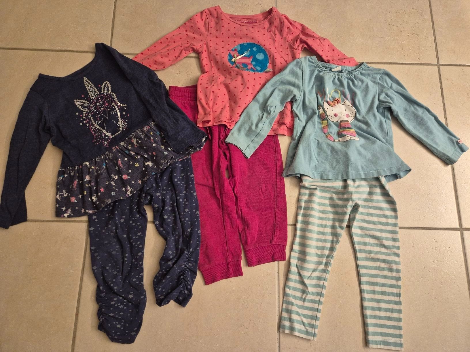 : tierisches 6er Set Mädchen Gr. 92 Einhorn, Bambi, Katze – Usato da Adliswil venduto da Stardust11