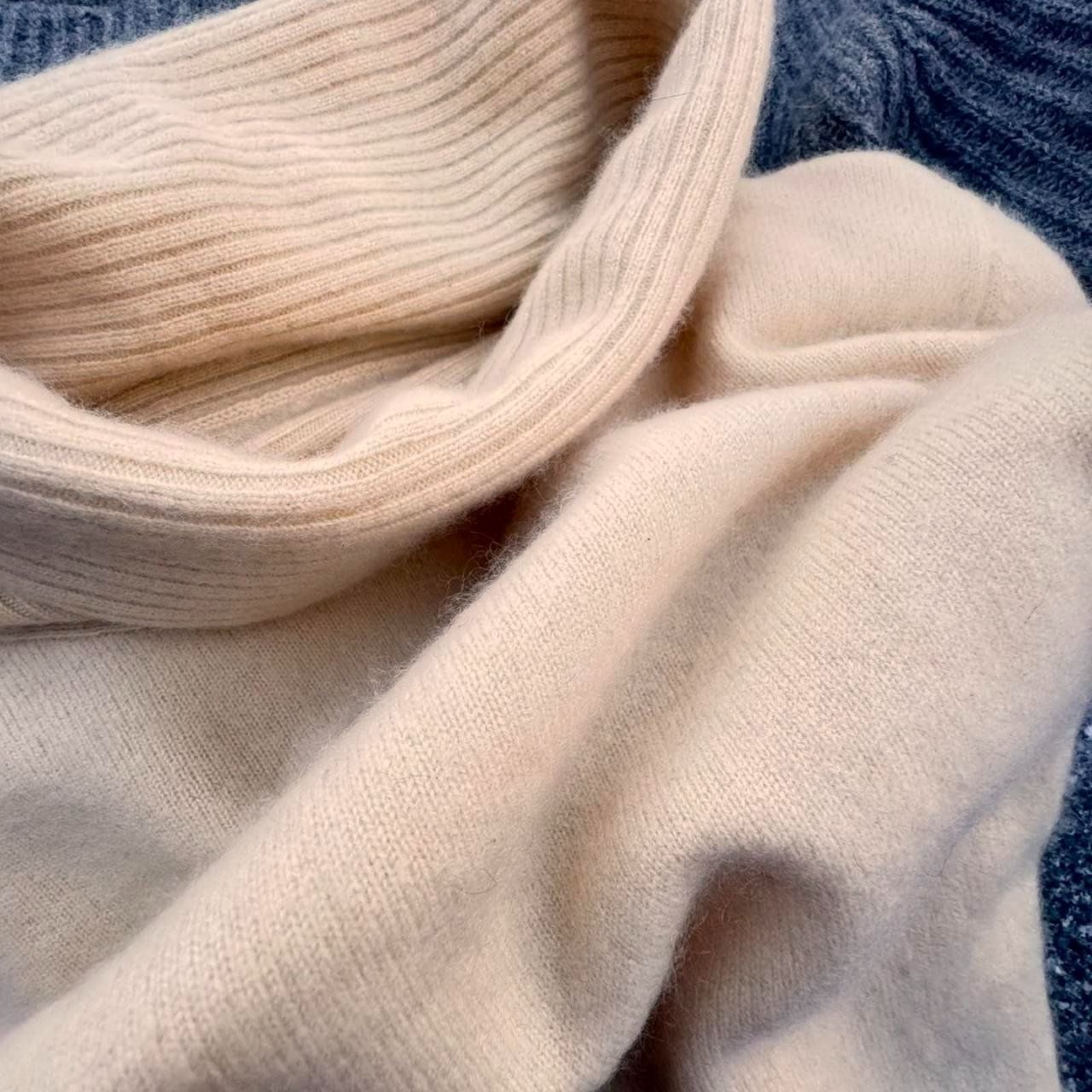 Pullover & Sweatshirts: Pure Kaschmir Cachemire Pulli – Gebraucht aus Zürich von bil_s7tp 3