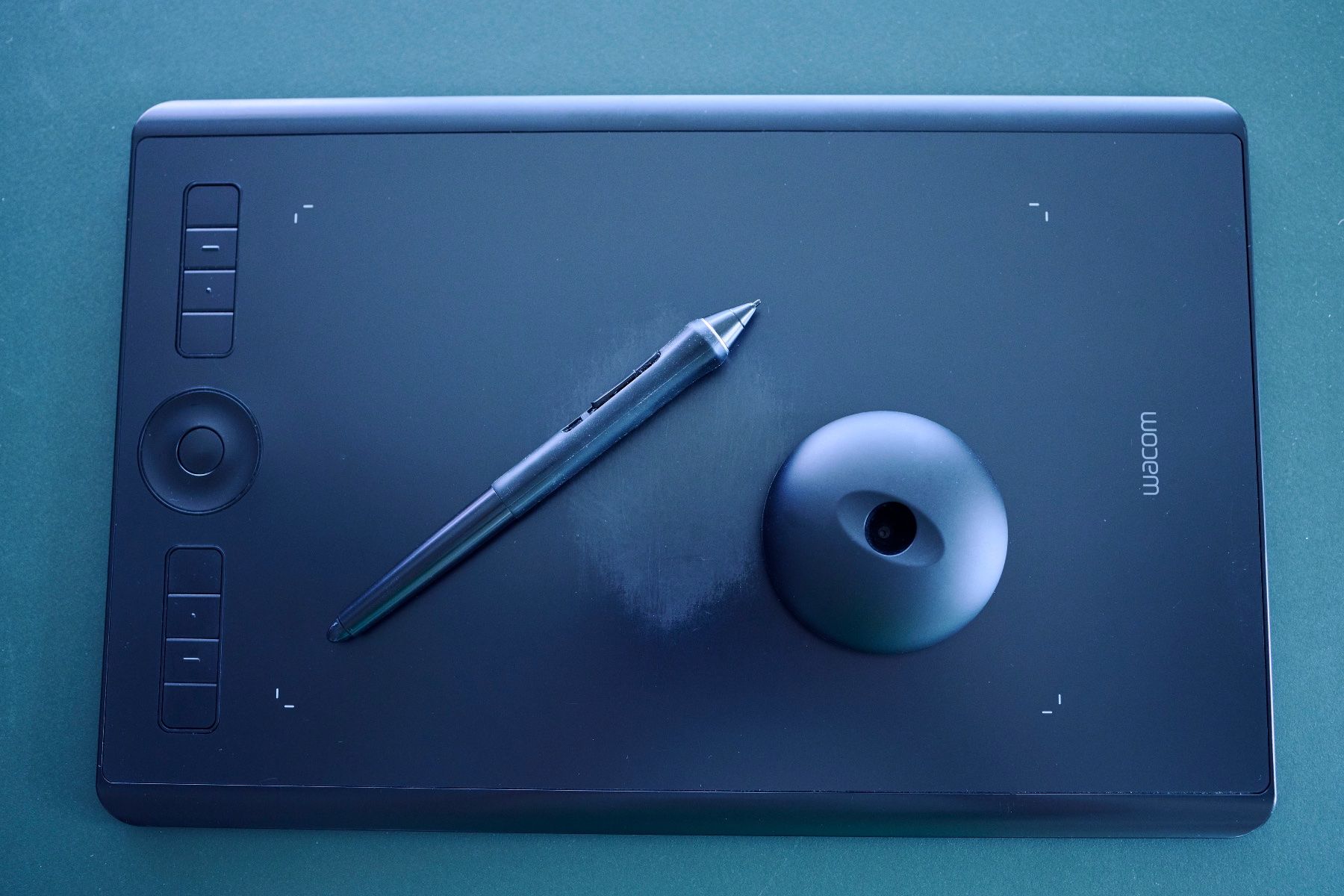Wacom Tablet PC: Wacom Intuos Pro M Grafiktablett PTH-660 – Usato da Meilen venduto da danielson0_3