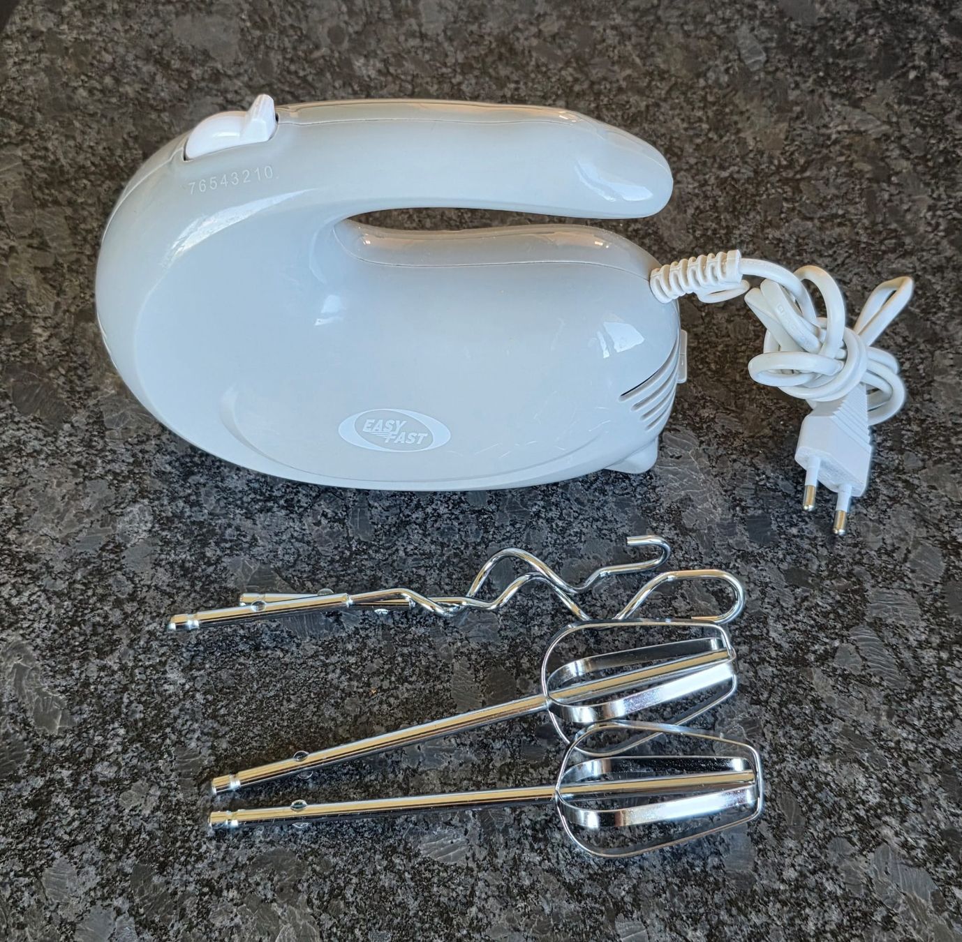Elettrodomestici da cucina: EasyFast Handmixer mit Quirle & Knethaken – Usato da Rheinsulz venduto da Dred 1