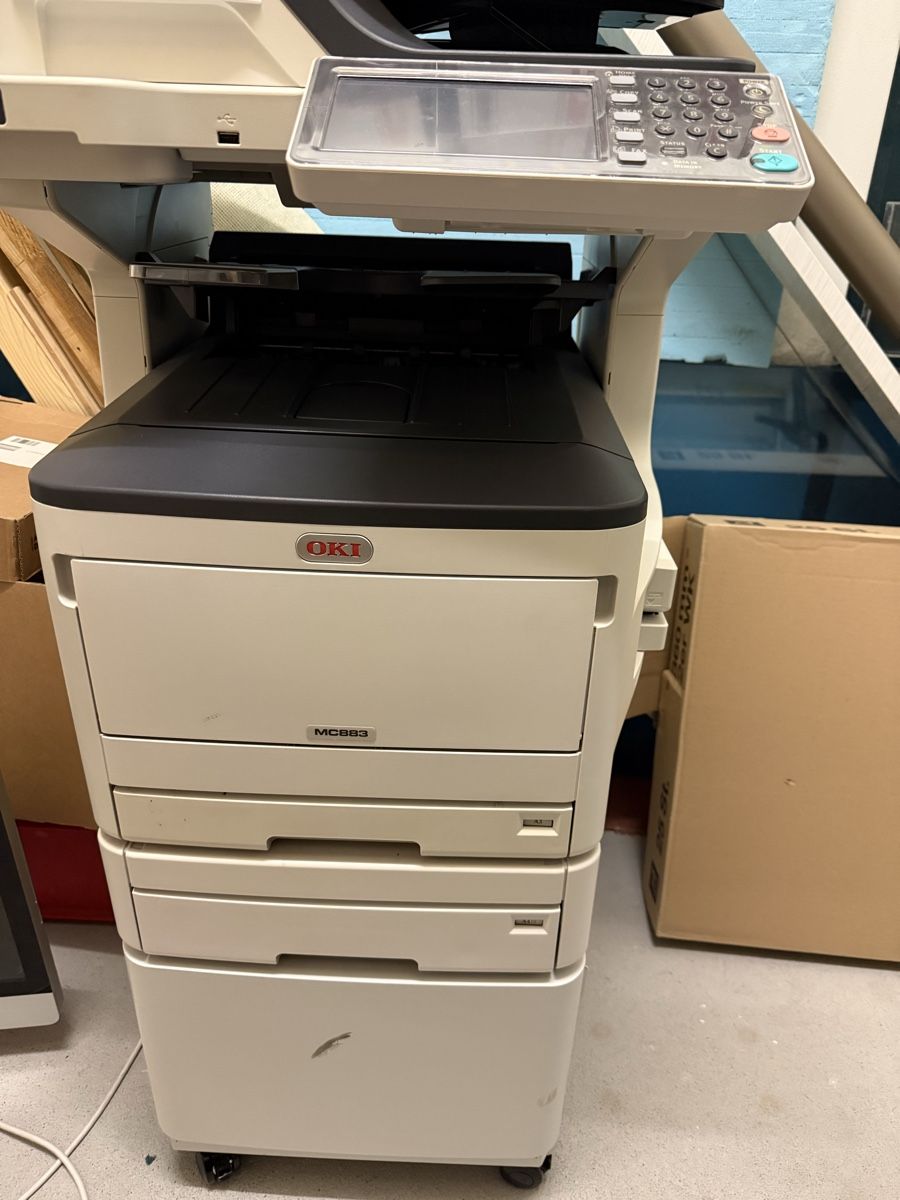 Oki Stampanti: OKI MC883 Multifunktionsdrucker mit Tonerkartuschen – Usato da Igis venduto da vobama 3